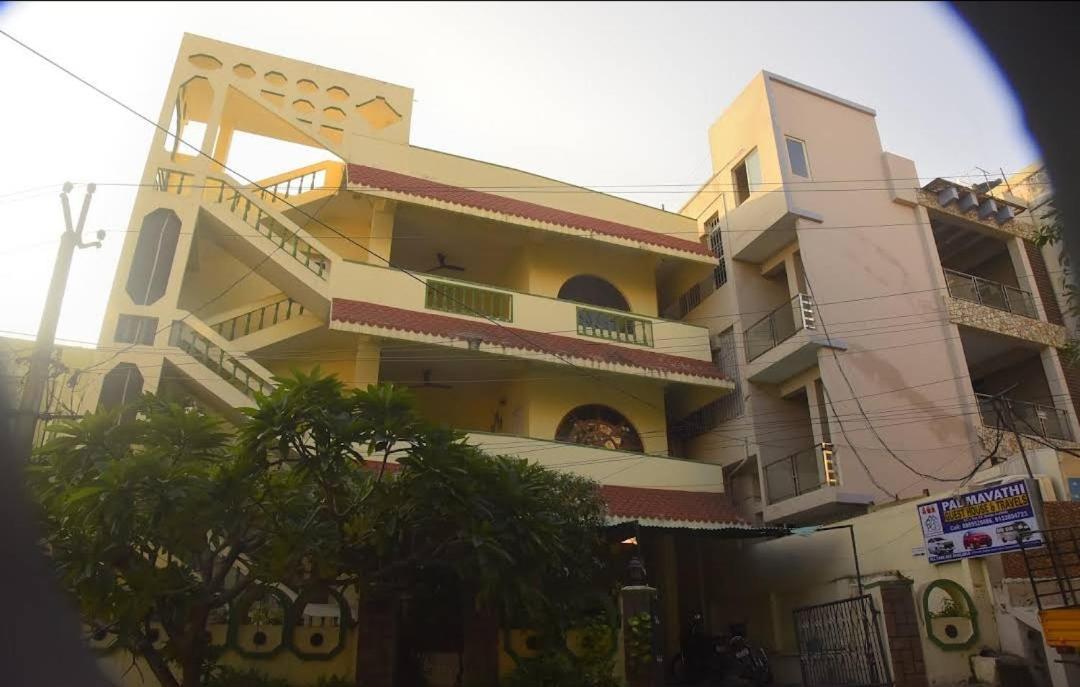 Padmavathi Family Guest House Visakhapatnam Luaran gambar